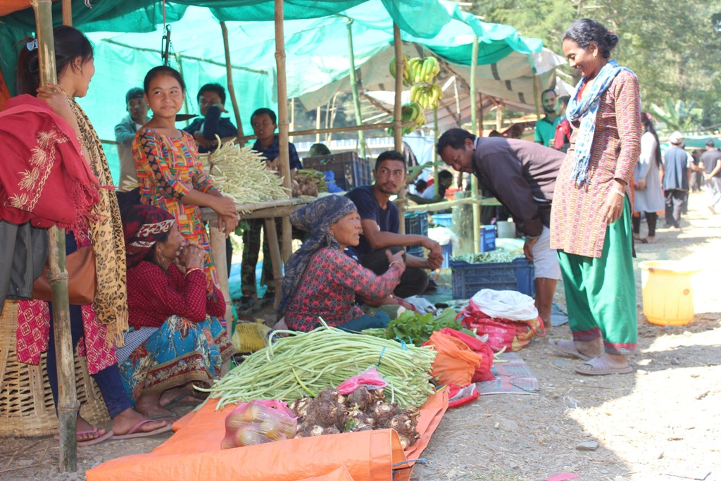 शहिद लखन गाउँपालिकाको हाट बजार चल्न छाड्यो, नियमित संचालन नहुदाँ किसानले उत्पादन समेत ल्याउन छाडे