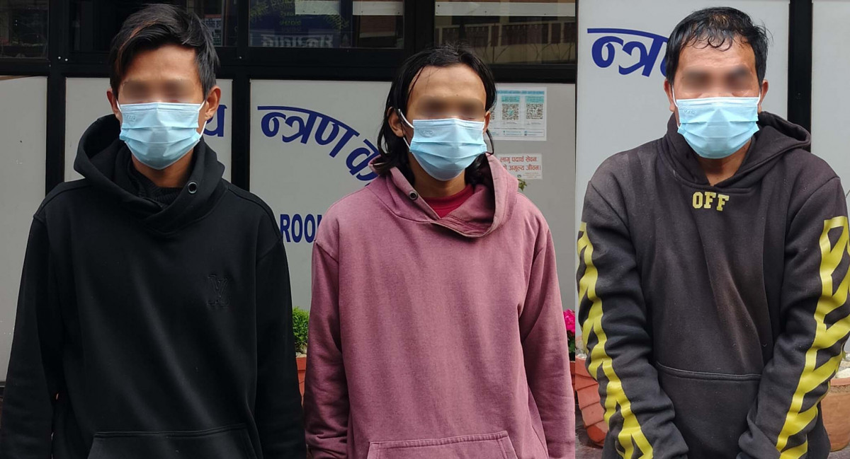 आँबुखैरेनीका ३ युवा अवैध लागूऔषध सहित रंगेहात पक्राउ