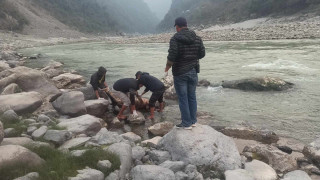 फिस्लिङ पारी त्रिशूली नदीमा महिलाको शव फेला