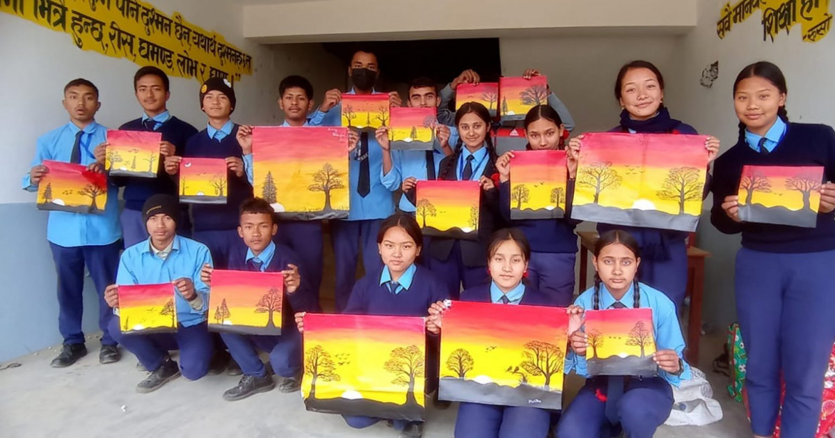 आँबुखैरेनीको मित्रता मावि सत्रसयका विद्यार्थीलाई चित्रकला शिक्षा