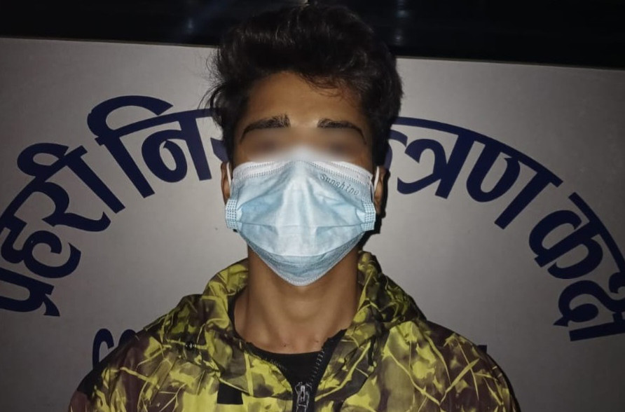 तनहुँको आँबुखैरेनीबाट ३ किलो गाँजा सहित धादिङका अमर नेपाली पक्राउ
