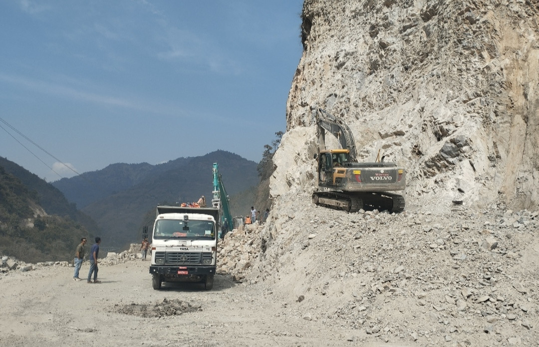 आजदेखि मुग्लिन–नारायणगढ सडक  बन्द नहुने 