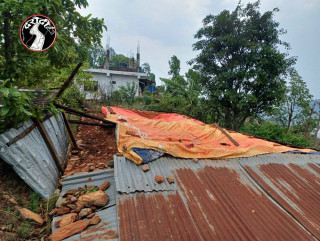 गोरखाको शहिद लखनमा हावाहुरीले २१ भन्दा धेरै घरको छाना उँडायो