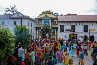 ६ लाख बढीले गरे महाशिवरात्रिमा पशुपतिनाथको दर्शन