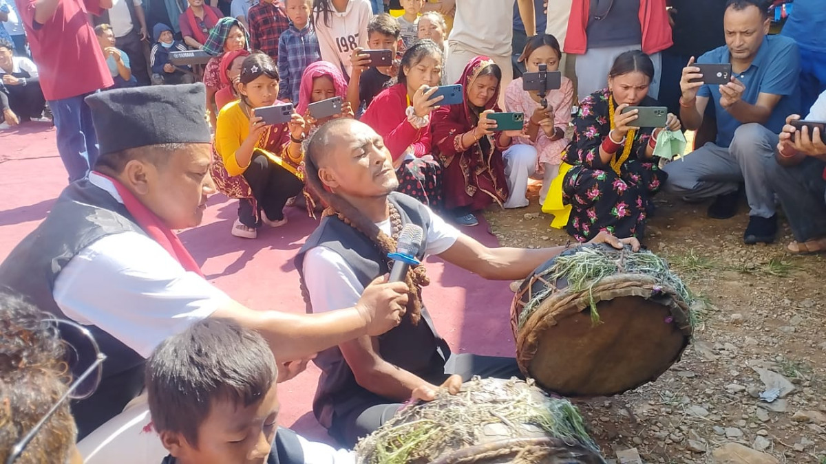 गोरखा गण्डकी गापाको तोमनडाडामा चेपाङ समुदायले मनाए न्वाँगी पर्व