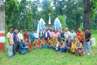 प्ये ल्हु संघ चितवनको वृक्षारोपण कार्यक्रम : तमू जातिको पहिचान झल्किने खालका संरचना निर्माण गर्न वनमन्त्री सिलवालको आग्रह