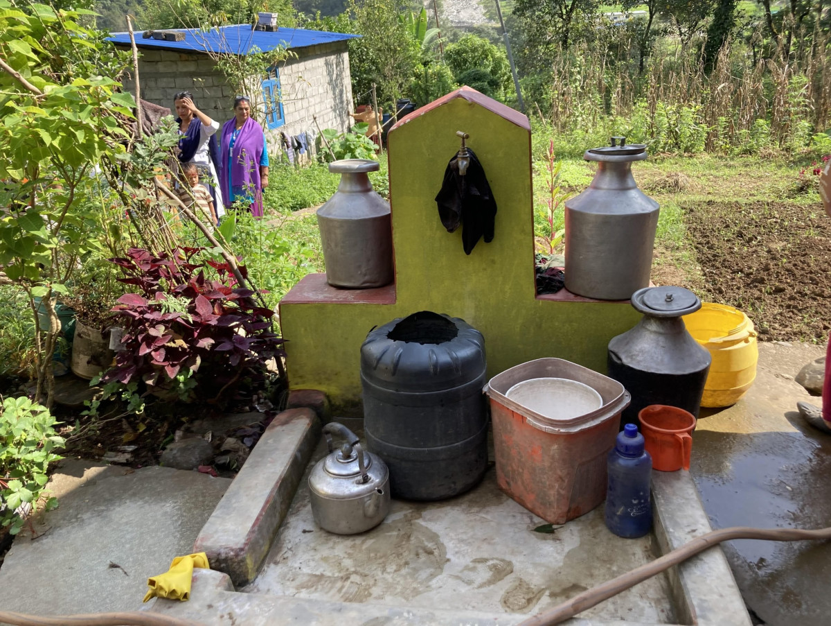 इच्छाकामनाको डाडाँगाउँमा घरघरमा धारा, पानी आउदैन, खानेपानी जोह गर्न कुवातिर