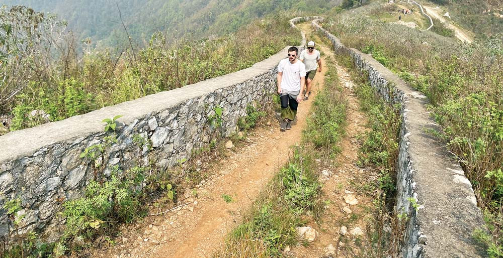 बन्दीपुरमा पर्यटकलाई आकर्षित गर्न  ‘मिनी ग्रेटवाल’ निर्माण