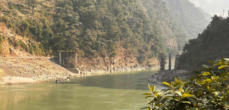 एक दशकमा पनि बनेन घुमाउनेघाटको पुल