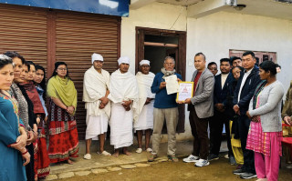 गोरखाको सहिद लखन गाउँपालिकाद्वारा घरदैलोमै पुगेर मृत्यु दर्ता प्रमाण पत्र प्रदान