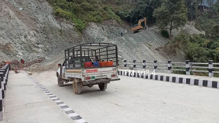 फिस्लिङ–आग्रीडाँडा सडकमा कालोपत्रे सुरु, अनिश्चितकालका लागि आवतजावत बन्द
