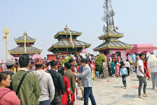 जनताका नाउँमा भयो पूजा