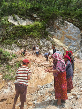 गिराउन चौर–गाउँकोट–हिलेखर्क सडक स्तर उन्नति कार्य श्रमदानमार्फत सुरु