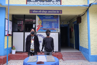 आँबुखैरेनीमा लागुऔषध सहित दुई जना पक्राउ