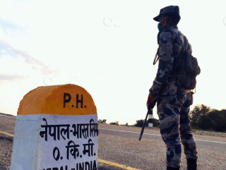सशस्त्र प्रहरी र तस्करबीच भिडन्त, ६ प्रहरी घाइते