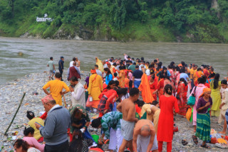 देवघाटधाममा बोलबम मेलाको पहिलो सोमबार : भक्तजनको घुइँचो