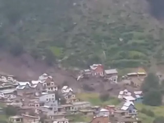 जम्मू कश्मीरको किश्तवारमा अचानक भएको भारी वर्षाले कम्तीमा ४२ को मृत्यु, दुई सय भन्दा बढी बेपत्ता