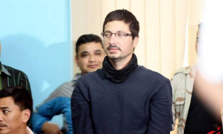 गोरे जेल फर्किए