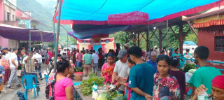 आँबुखैरेनीमा ‘सोमबारे हाटबजार’ सञ्चालनमा