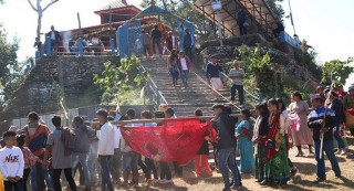 तनहुँको थानीमाई मन्दिरमा एकैदिन ८६ फूलका डोली भित्रिए