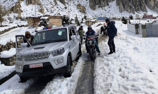 एक साताका लागि रोकियो मनाङ पदयात्रा