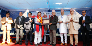 व्यवसायी मीनबहादुर गुरुङ उत्कृष्ट करदाता, सरकारद्वारा सम्मानित