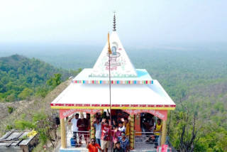 राप्तीसोनारीको बाबा बर्फानी पदयात्रा गर्न पाउँदा खुसी हुन्छन् पर्यटक
