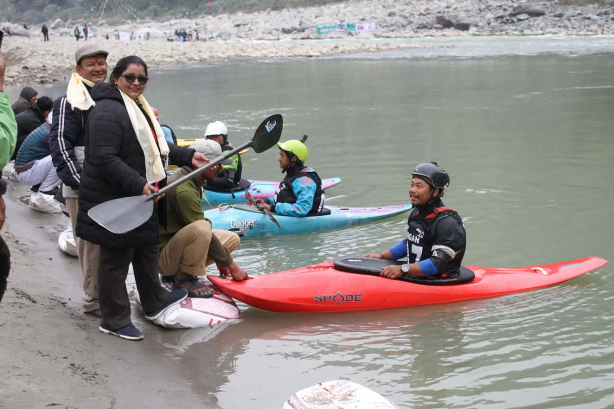 फिस्लिङ स्थित त्रिशुली नदिमा कायकिङ प्रतियोगिता सुरु