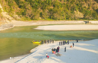कुरिनघाटस्थित त्रिशूली नदीमा पौडी खेल्ने क्रममा बेपत्ता दुई युवा अझै भेटिएनन्