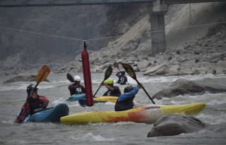फिस्लिङ स्थित त्रिशुली नदीमा जारी कायाकिङ प्रतियोगिता सम्पन्न, रविन र राजन प्रथम