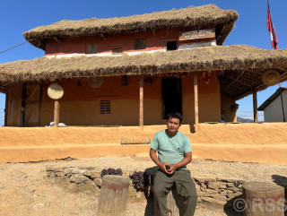 दश वर्ष दुवइमा मजदुरी, घर फर्केर टीकाले मायाँटारमा सुरु गरेको घरबासमा पर्यटकको आकर्षण