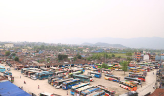 त्रस्त छन् पोखराका सुकुमवासी, बसपार्कमै छन् साढे ४ सय घर