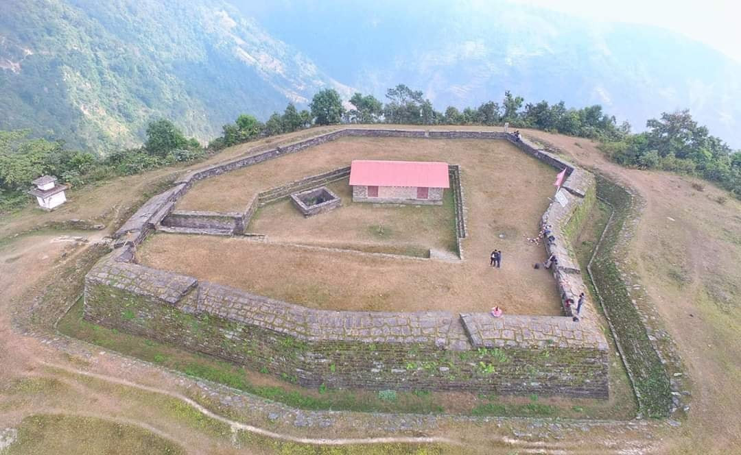 ‘गढीमा गजल’ दोस्रो शृङ्खला उपरदाङगढीमा हुँदै चितवन
