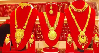 सुनको मूल्य घट्यो, चाँदीको बढ्यो