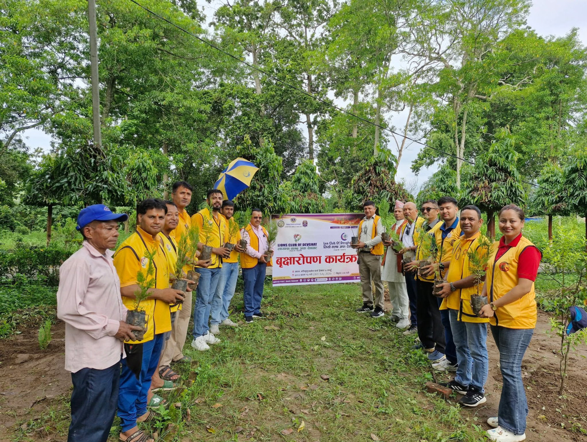 लायन्स र लियो देवघाटद्वारा मणिमुकुन्दसेन पार्कमा ५० भन्दा बढी बिरुवा रोपियो