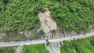 खहरे खोलामा पहिरोको जोखिम बढ्यो,नारायणगढ–मुग्लिन सडकमा सतर्क भएर यात्रा गर्न आग्रह