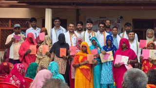 धनुषाका ५७ परिवारले पाए लालपुर्जा