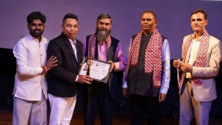 चितवनका सञ्चारकर्मी मगरलाई काठमाडौँमा अवार्ड