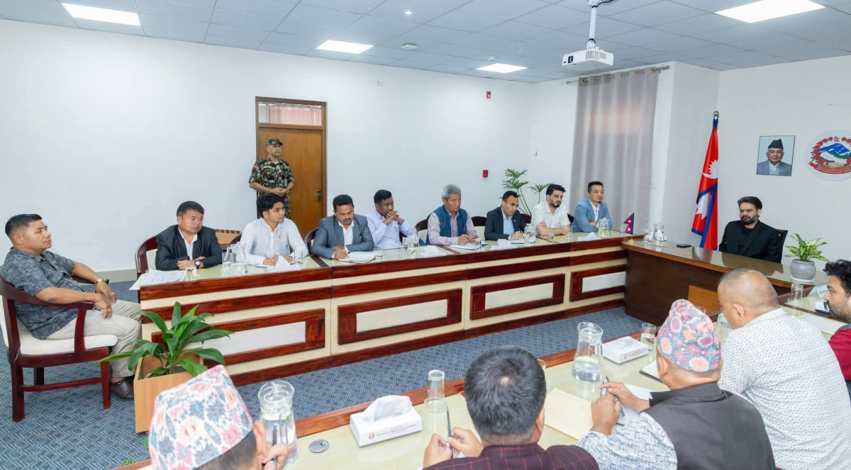 स्थानीय तहका जनप्रतिनिधिसँग प्रधानमन्त्री बालेन : ‘विपद्मा सङ्घीय सरकारको दरिलो साथ सहयोग पायौँ’
