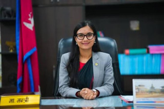 आमालाई ६ महिना र बुबालाई ४२ दिन प्रसूति बिदाको प्रस्ताव